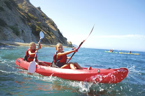 catalina-island-girls-kayaking